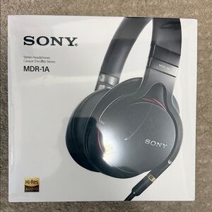 Sony MDR-1A Hi-Res Audio Headphones in Black